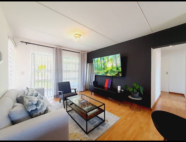3 BEDROOM APARTMENT RENTED IN HALFWAY GARDENS